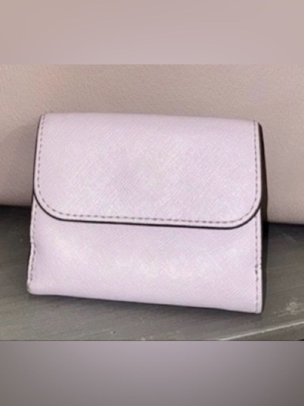 Kate Spade NY Trifold Wallet in Pale Lavender with Gold Logo - EUC - Picture 6 of 7